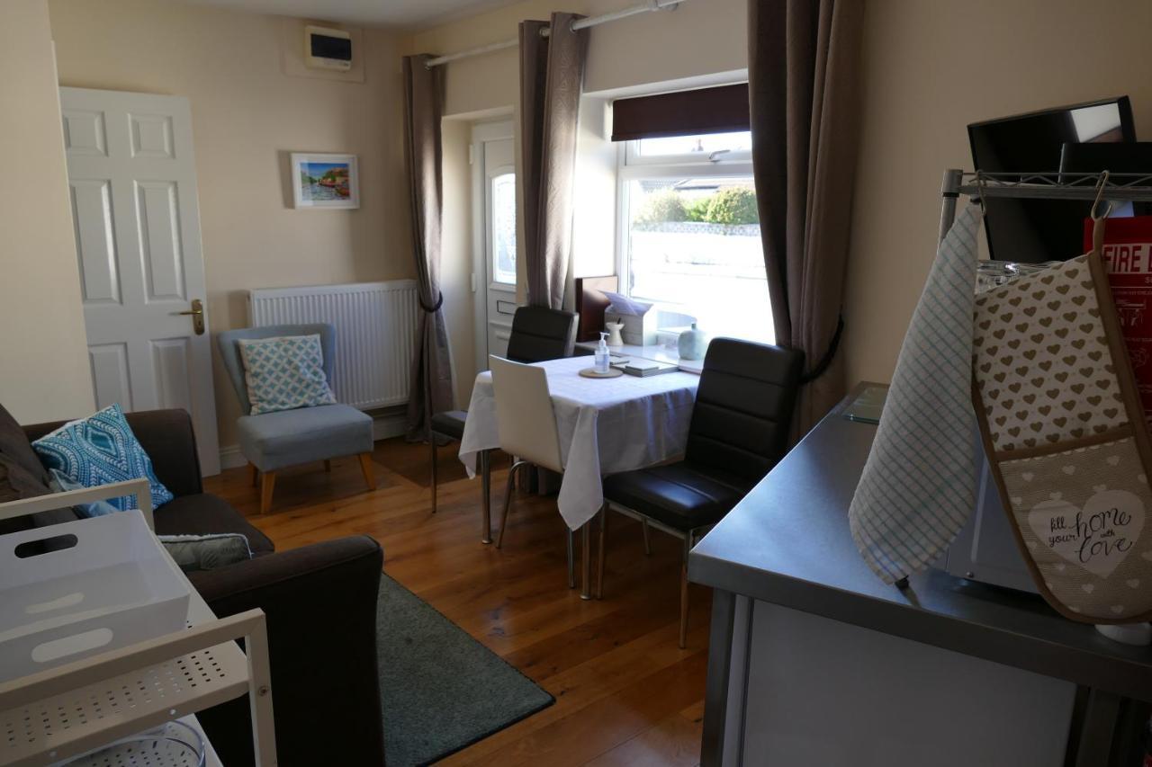 Magnolia Self Contained Suites Coalpit Heath ภายนอก รูปภาพ