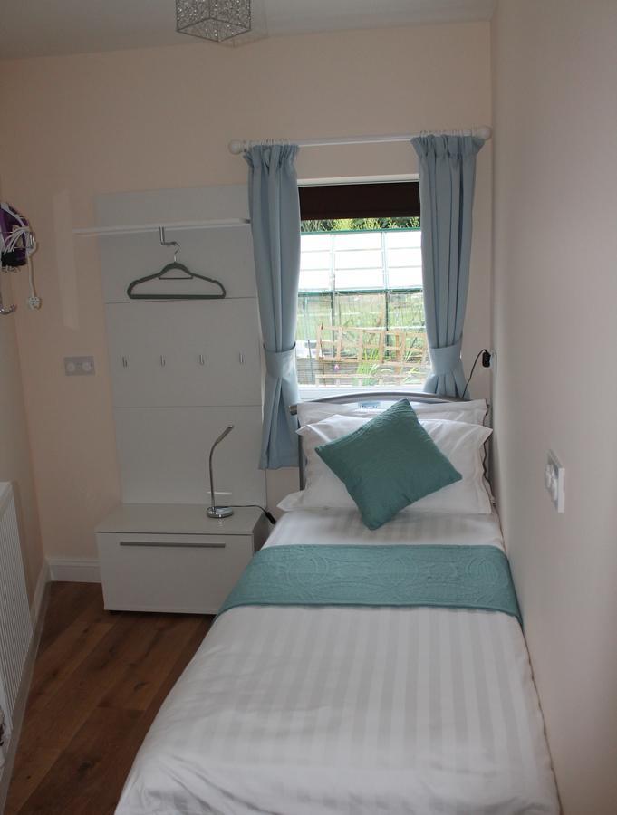 Magnolia Self Contained Suites Coalpit Heath ภายนอก รูปภาพ